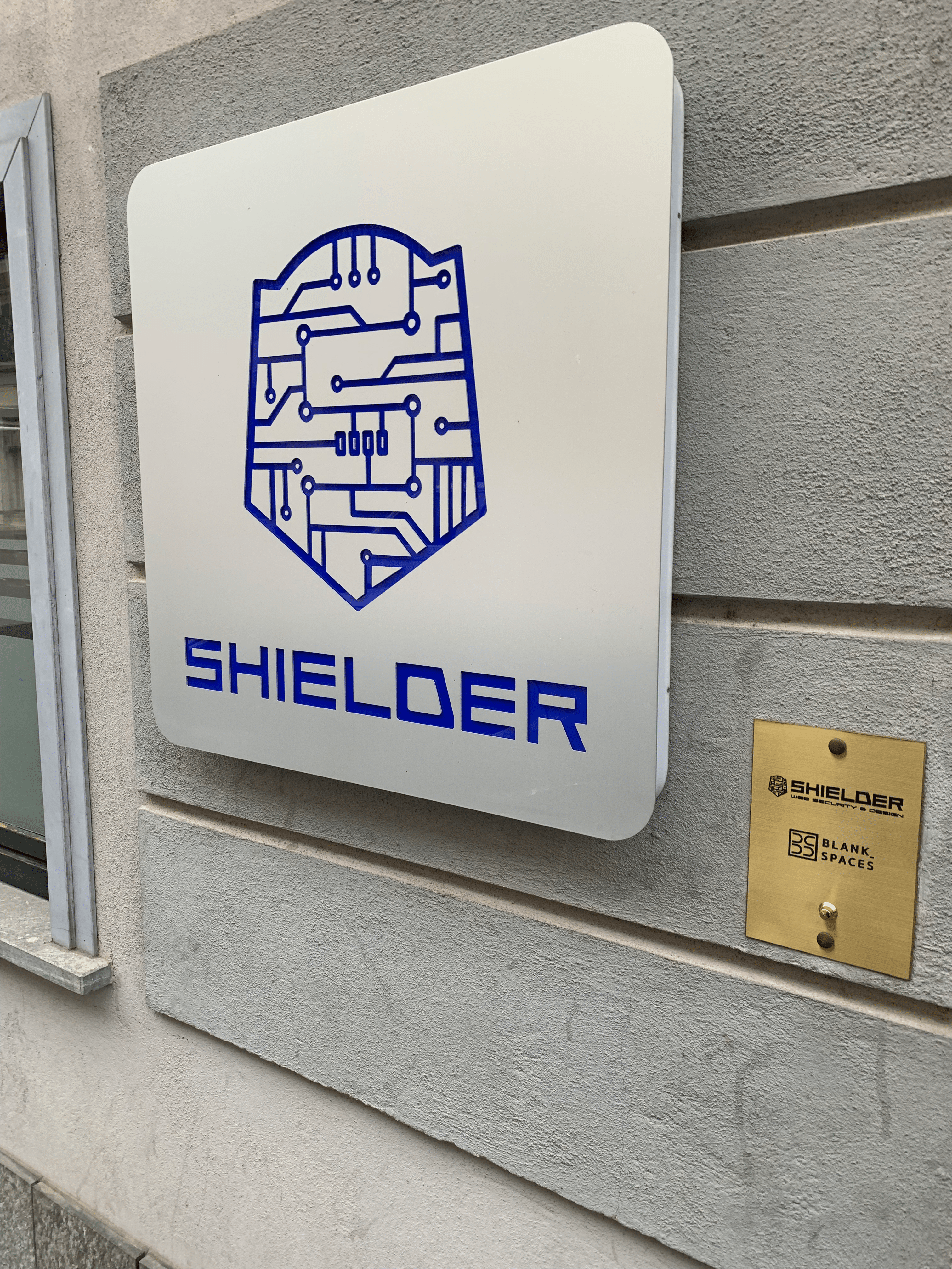 Shielder belldoor in Pinerolo